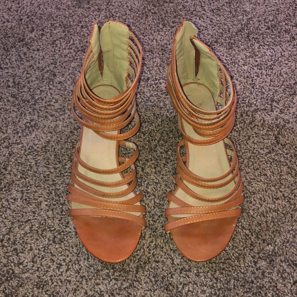 Sandals - Picture 2 of 3